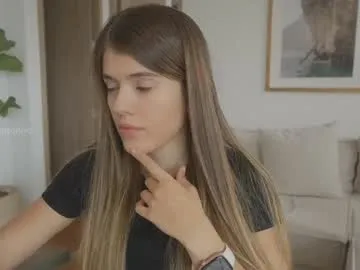 wini_fer free chat on liveonude Image 15