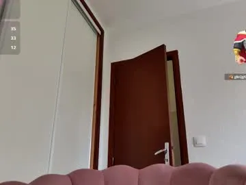 miacolucci_18 free chat on liveonude Image 15