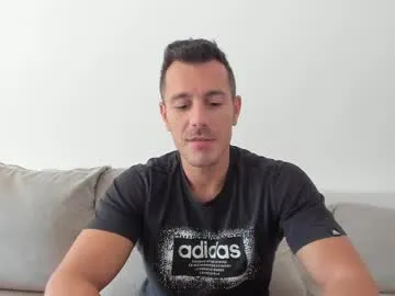 xunybany free chat on liveonude Image 7