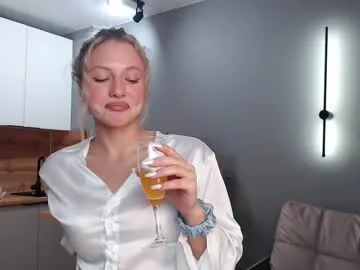 roselyn_rose free chat on liveonude