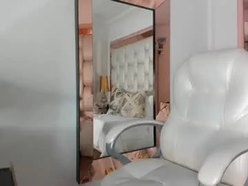 chloe_jeense free chat on liveonude Image 14