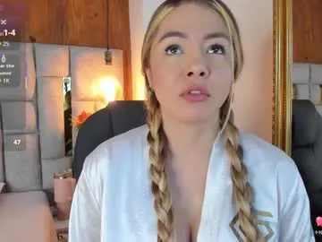 chloe_jeense free chat on liveonude Image 18