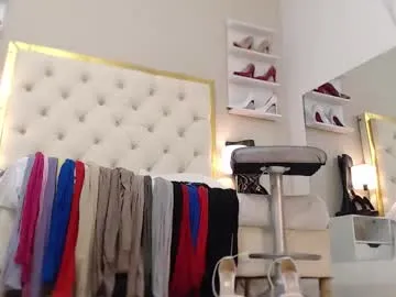 lucy1990xxx free chat on liveonude Image 14