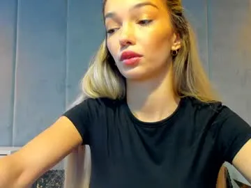 sarah_haggai free chat on liveonude Image 13