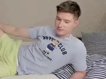 MiaLiaHot free chat on liveonude Image 15