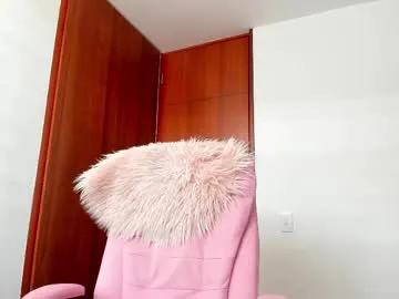 luanna837 free chat on liveonude Image 11