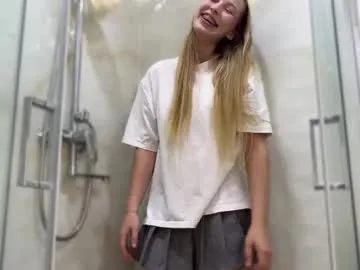 Katty-Kiss- free chat on liveonude Image 12