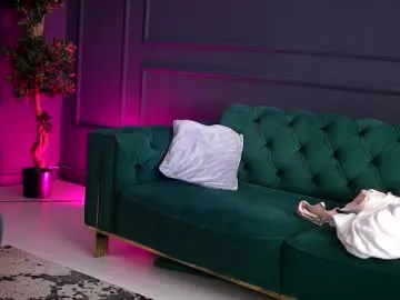 Wild-Angel777 free chat on liveonude Image 13