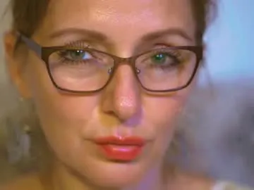 sexyblondebush free chat on liveonude Image 11