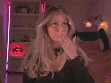 Sweetnissapri free chat on liveonude Image 11