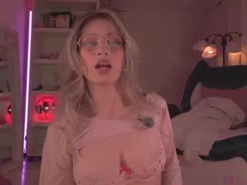 Sweetnissapri free chat on liveonude Image 12