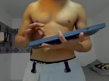 big_small_horny free chat on liveonude Image 11