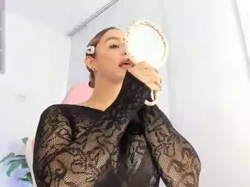 MinniMia free chat on liveonude Image 12