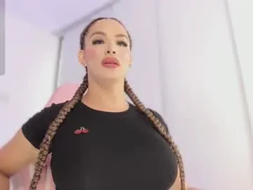 MinniMia free chat on liveonude Image 6