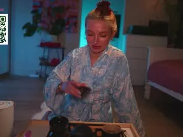 ftmblueyes free chat on liveonude Image 16