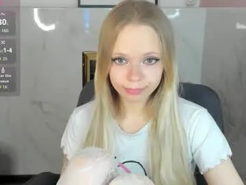 xunybany free chat on liveonude Image 2