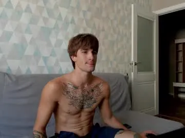 HEYBANANA free chat on liveonude Image 5