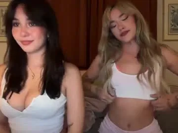 MinniMia free chat on liveonude Image 15