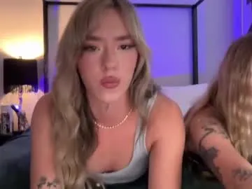 MinniMia free chat on liveonude Image 5