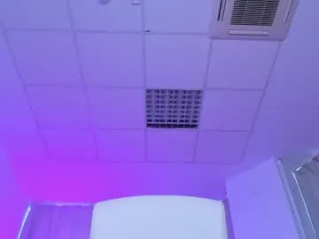 hold-me-tight free chat on liveonude Image 9