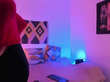 MiaLiaHot free chat on liveonude Image 12