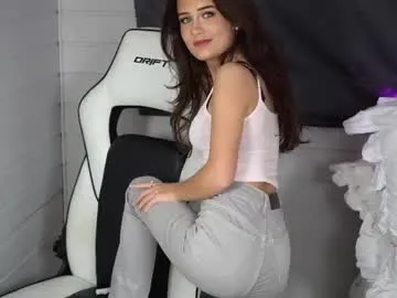 HEYBANANA free chat on liveonude Image 4