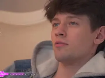 xunybany free chat on liveonude Image 4