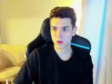 HEYBANANA free chat on liveonude Image 2