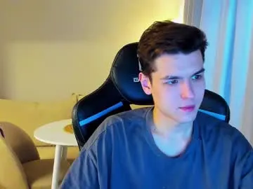 HEYBANANA free chat on liveonude Image 3