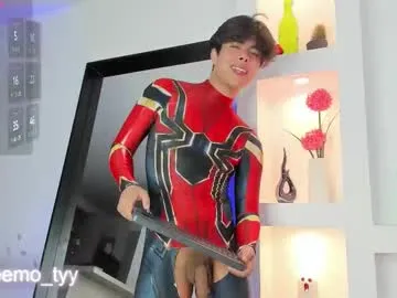 MiaLiaHot free chat on liveonude Image 19