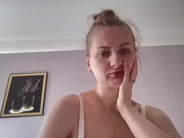 BELBIG free chat on liveonude Image 4