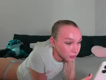 roxyheartley free chat on liveonude Image 4