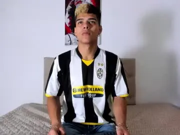 DiamondJo free chat on liveonude Image 18