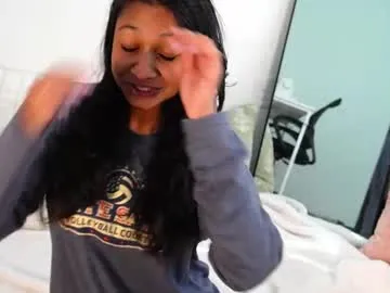 MiaLiaHot free chat on liveonude Image 4