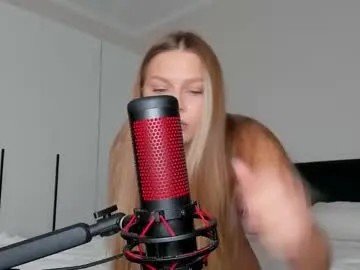 xunybany free chat on liveonude Image 15