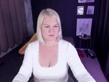 DiamondJo free chat on liveonude Image 10