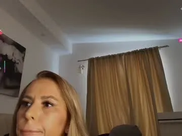 xunybany free chat on liveonude Image 8