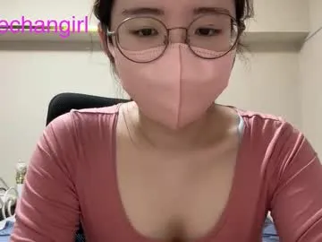 DiamondJo free chat on liveonude Image 13