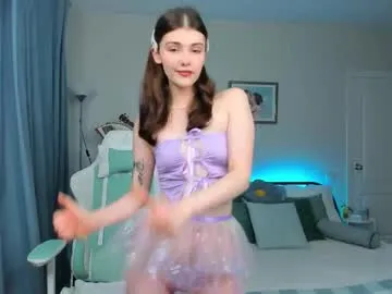 lory34 free chat on liveonude Image 13